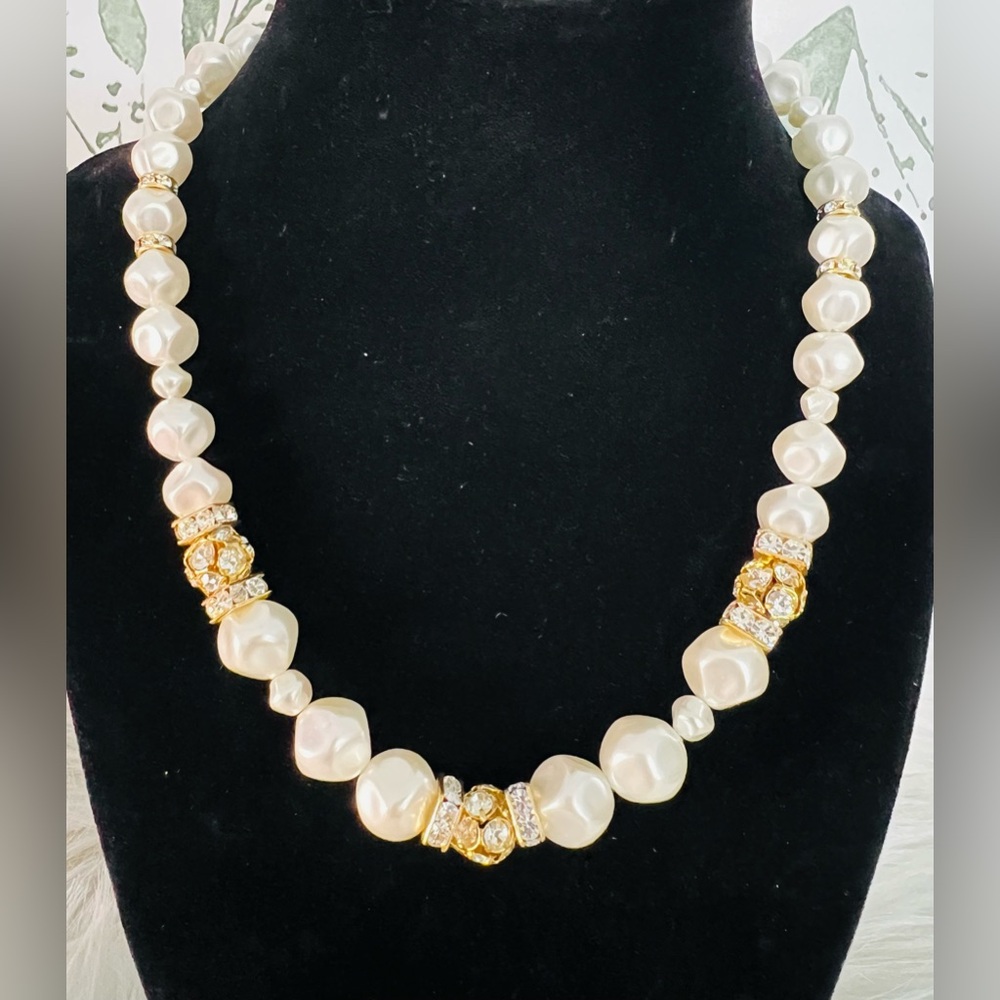 Vintage Baroque Pearl Style & Rhinestone Statement Necklace Gold Tone Accents